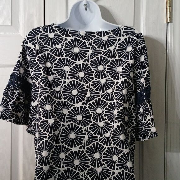 Crown & Ivy navy and white short sleeve top shirt Sz S NWOT - Picture 7 of 8